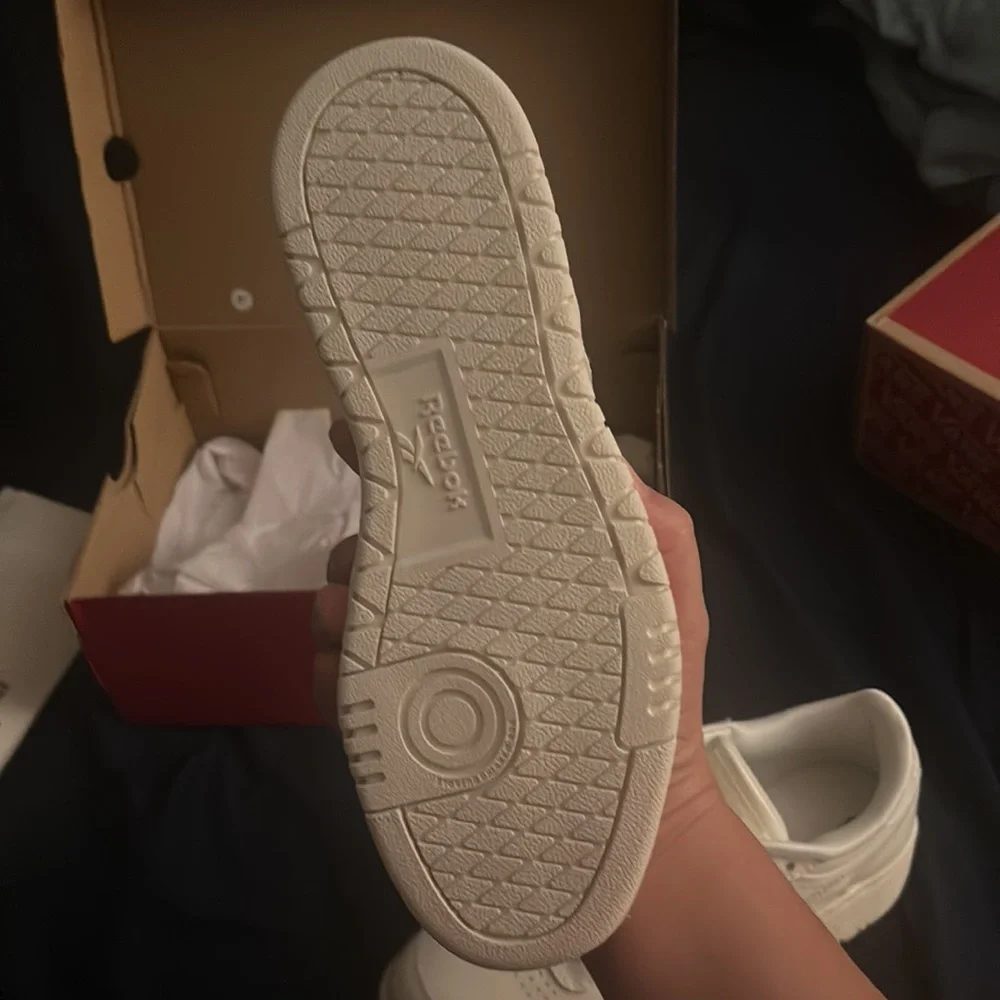 Cardi b sneakers - Picture 3 of 5